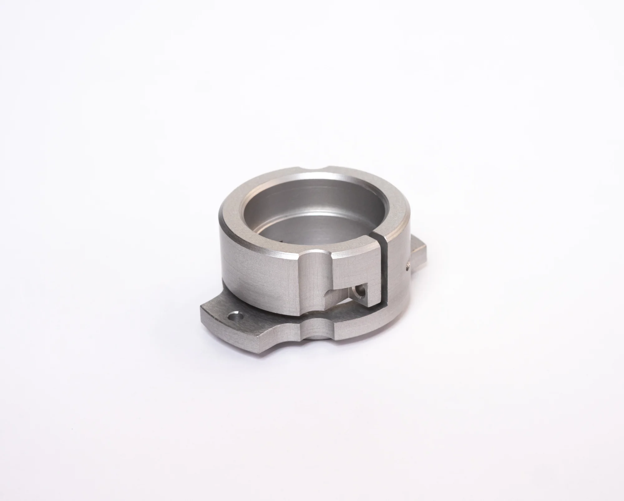 Metal ring with side cutouts